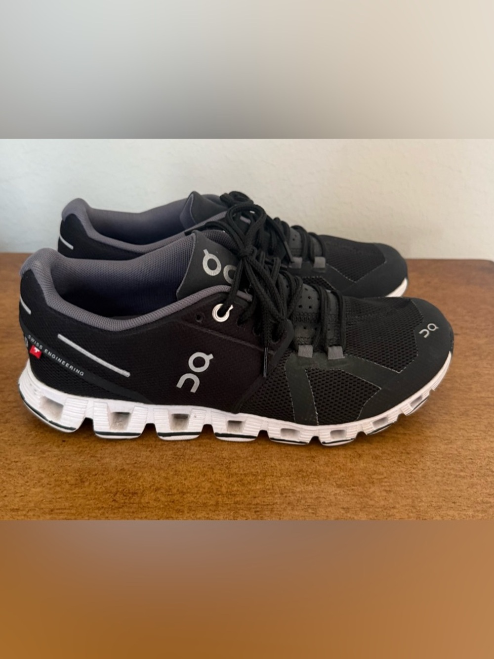 On Cloud Women Running Shoes Sneakers US 6 EU 37